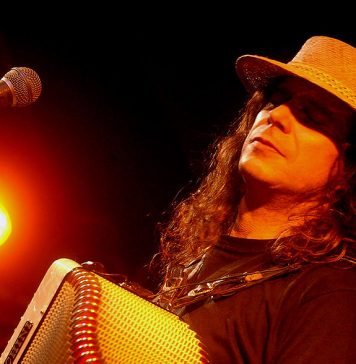 Renato Borghetti realiza show na Rua Coberta no Bento Jazz & Wine Festival
