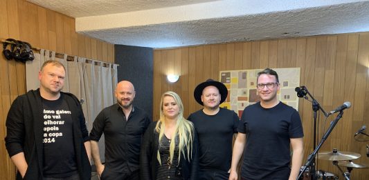 Projeto EnCantos promove final de tarde com música na Praça das Rosas em Bento Gonçalves