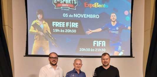 Vinicius Piva, Gilberto Durante e Rodrigo Valério brindando o sucesso do E-sports Bento.