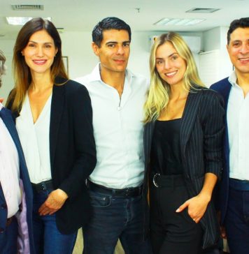 Na imagem, em ordem (da esquerda para direita), Cleiton Machado, Alessandra Galo, Vagner Oliveira, Thais de Souza e Marcio Paglia, sócios fundadores da plataforma Oceano.
Foto: Divulgação