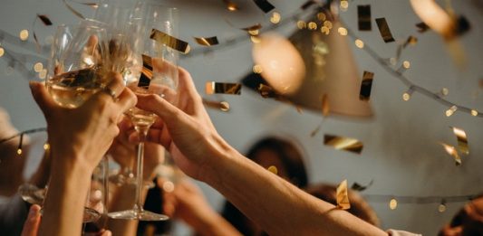 Como beber com inteligência nas festas de fim de ano