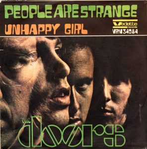 Imagem: Em 1967, foi lançado o primeiro álbum da banda de rock The Doors, People are strange