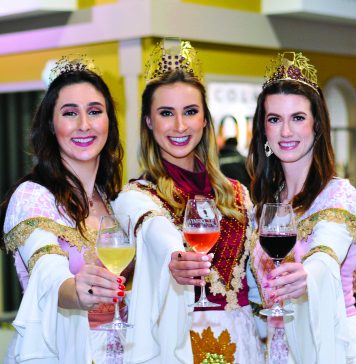 Corte da 17ª Fenavinho: Raiane Conci, Laís Dupont e Letícia Beliski
