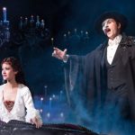 Imagem: Em 1988, o Musical Fantasma da Ópera estreia na Broadway, onde está em cartaz até hoje.
