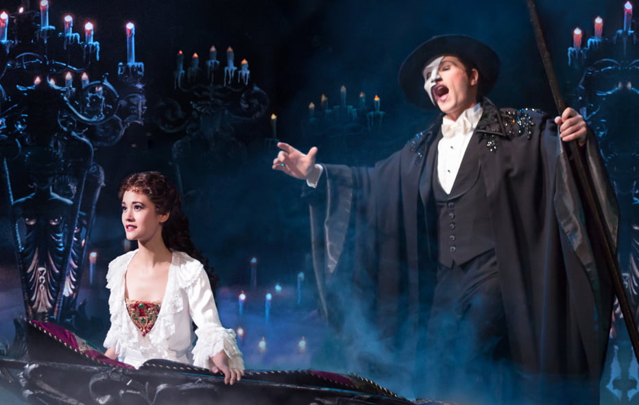 Imagem: Em 1988, o Musical Fantasma da Ópera estreia na Broadway, onde está em cartaz até hoje.