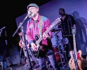 Imagem: Músico Darwin Gerzson abre a programação