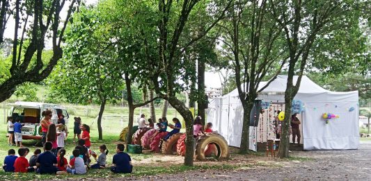 Imagem: Mostra é realizada em uma tenda-galeria/Foto Giovana Mazzochi/Dilvulgação