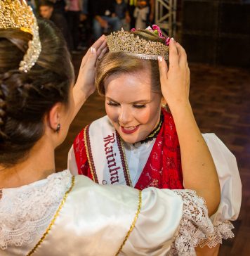 Imagem: Rainha Ângela Nicole Fuhr