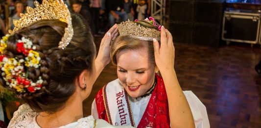 Imagem: Rainha Ângela Nicole Fuhr