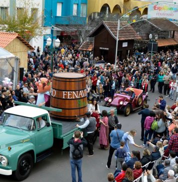 Desfile Cultural da Fenavinho é transferido  para 4 de junho
