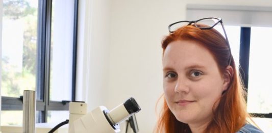 Aluna da Unisinos faz descoberta rara na micropaleontologia