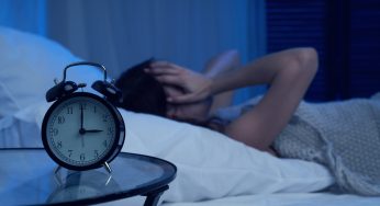 Por que os problemas vêm à mente na hora de dormir? Três dicas de como evitar isso