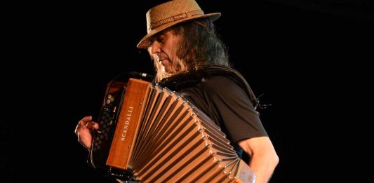 Bento Gonçalves recebe show de Renato Borghetti nesta sexta-feira