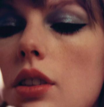 Taylor Swift lança vídeo para a nova versão de 'Karma'