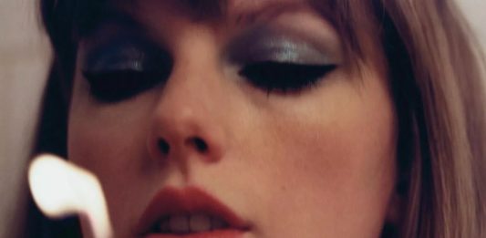 Taylor Swift lança vídeo para a nova versão de 'Karma'
