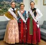 Soberanas do Folclore Alemão apresentam os novos trajes