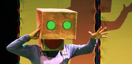 Caxias do Sul recebe o espetáculo 'Papelê' no Teatro em Família