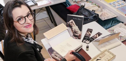 Imagem: Historiadora Cristine Tedesco é responsável pelo projeto/Crédito Helio Alexandre/Divulgação
