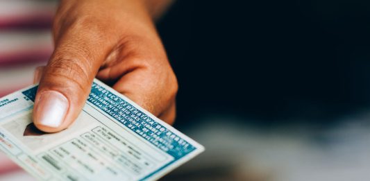 Entenda as mudanças nas CNHs de Brasil e Portugal após novas regras