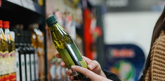 A cor da tampa faz toda a diferença na escolha do azeite de mercado