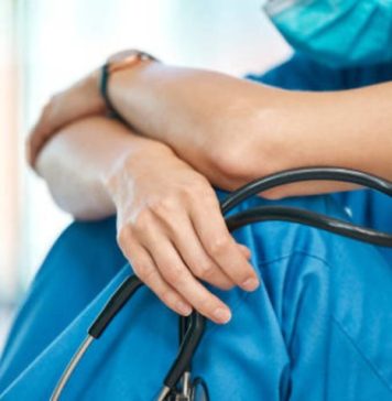 Dois a cada 3 médicos do Brasil têm ou tiveram burnout, diz pesquisa