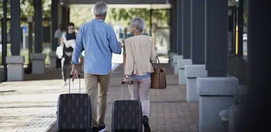 Idosos têm direito a viagens terrestres gratuitas