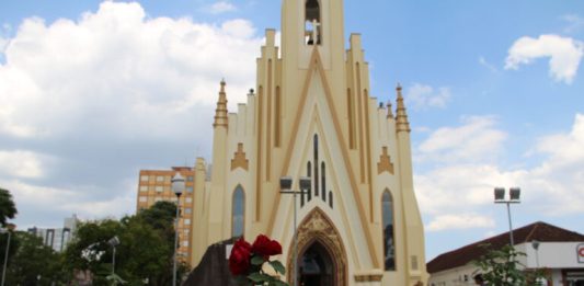 'Arte na Praça' ocorre neste domingo na Praça das Rosas em Bento Gonçalves