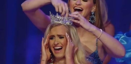 Feito histórico: Primeira militar eleita Miss América!