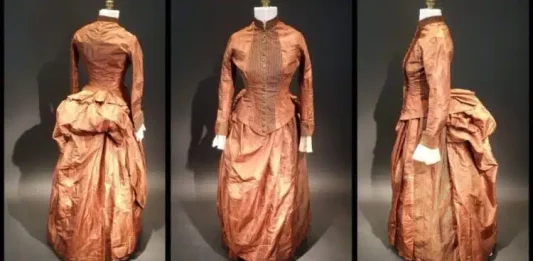 Bilhete misterioso encontrado em vestido do século 19 é decifrado
