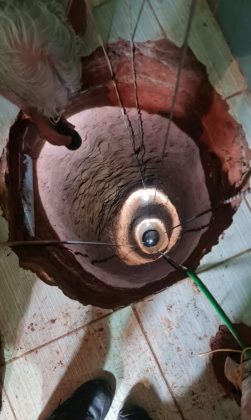 Em busca de tesouro, idoso despenca num buraco de 40m