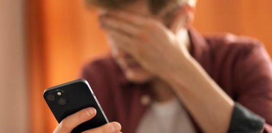 Desafio: empresa paga US$ 10 mil para quem ficar 30 dias sem celular