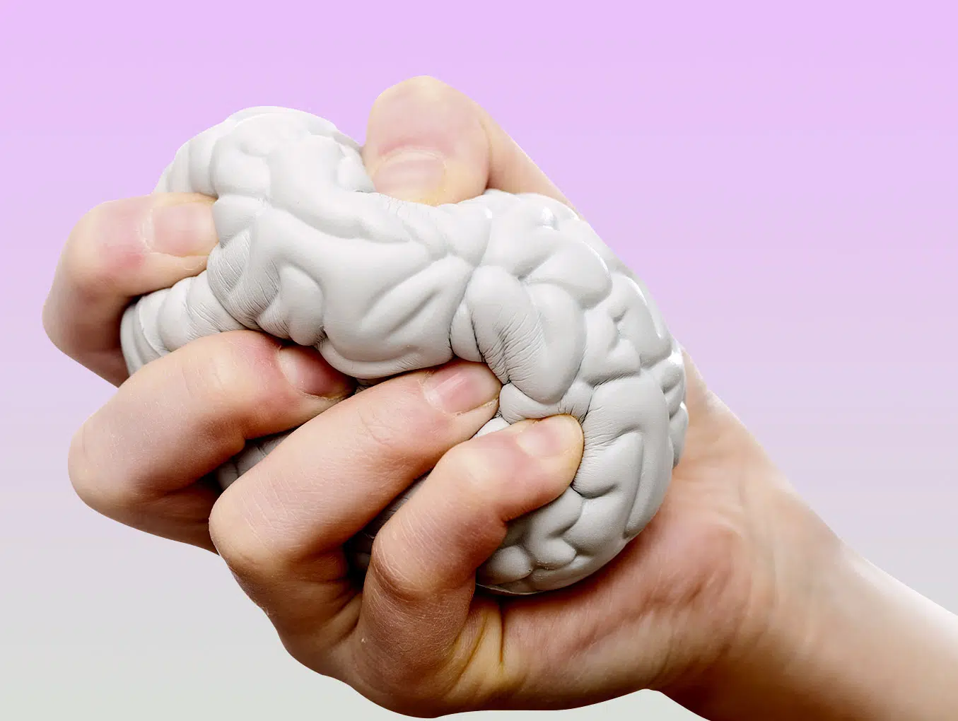 Neurocientista adverte: 2 bebidas que mais prejudicam o cérebro, saiba quais são