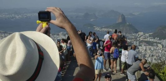 Número de turistas estrangeiros dispara no Brasil. Veja ranking dos países