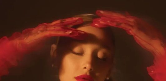 Ariana Grande anuncia seu tão aguardado sétimo álbum 'Eternal Sunshine'