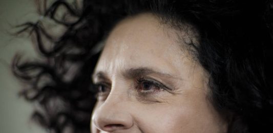 Viúva de Gal Costa briga com filho da cantora por direitos autorais