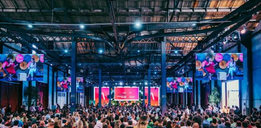Jovens gaúchos poderão participar de competição de poesia no South Summit Brazil