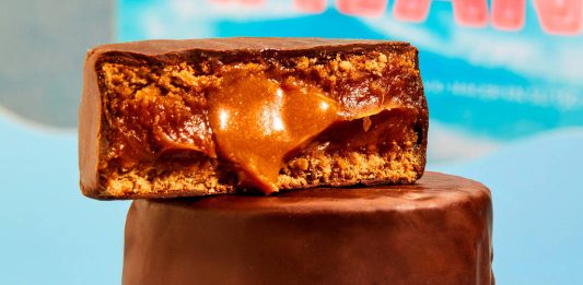 Imagem: Nova edição de verão do alfajor da Havanna pesa quase o dobro (90g) da versão clássica (55g) e tem recheio duplo com sal - Divulgação