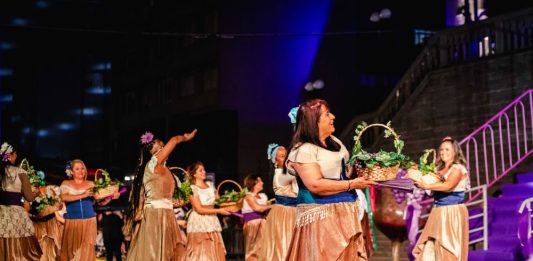 Desfile Cênico: como e onde ver um dos eventos mais emocionantes da Festa da Uva, em Caxias do Sul
