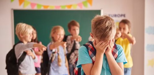 Bullying na escola preocupa 57% dos pais na volta às aulas