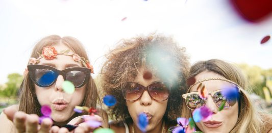 Blowing confetti in the main plan