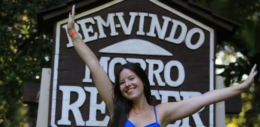 Jovem de Morro Reuter receberá prêmio na Suíça por livro de poesias sobre ansiedade
