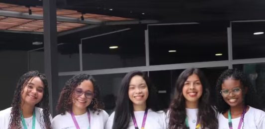 Estudantes brasileiros vencem desafio da Nasa e vão para os EUA