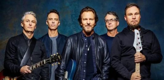 Pearl Jam anuncia data de lançamento de novo álbum e divulga single
