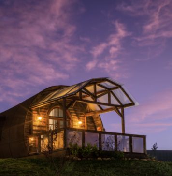 Imagem: Pipas são as acomodações com arquitetura inspirada em barris de vinho - Divulgação