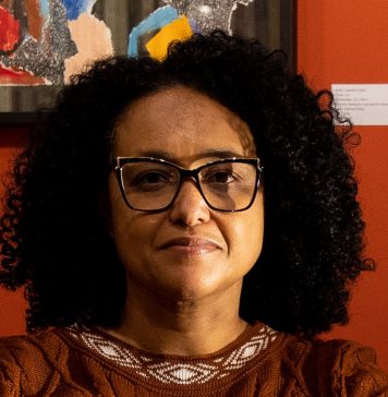 Imagem: Escritora Taiasmin/Crédito Camila Hermes