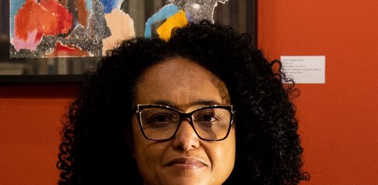 Imagem: Escritora Taiasmin/Crédito Camila Hermes