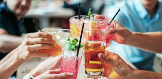 Carnaval: intoxicação por álcool, saiba o que fazer