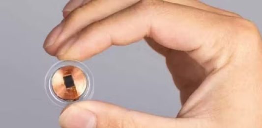 O que tem de bom no chip cerebral de Elon Musk, implantado em paciente humano?