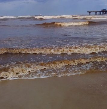 'Chocolatão': saiba por que o mar no RS fica com tom marrom