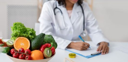 Conheça a fruta que impulsiona a produção de colágeno e combate o colesterol